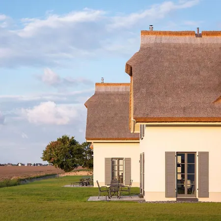 Reetland Am - Premium Reetdachvilla Mit 2 Schlafzimmern, Sauna Und Kamin E04 * Dranske