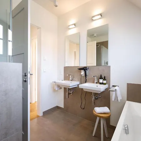 Casa vacanze Reetland Am - Premium Reetdachvilla Mit 2 Schlafzimmern, Sauna Und Kamin E04